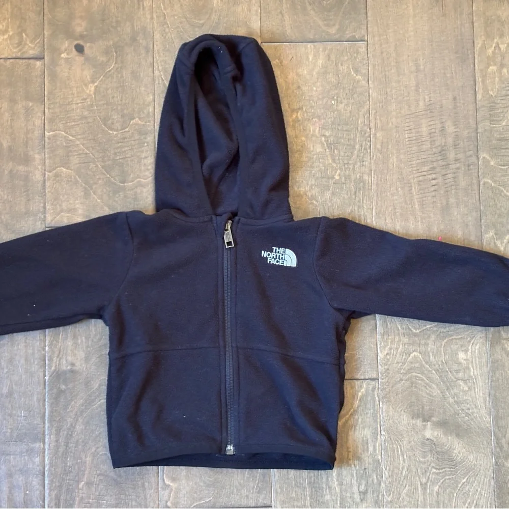 The North Face Kids Black Hoodie 6-12 months - Picture 1 of 3